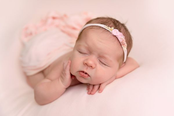 newborn baby photographer leeds