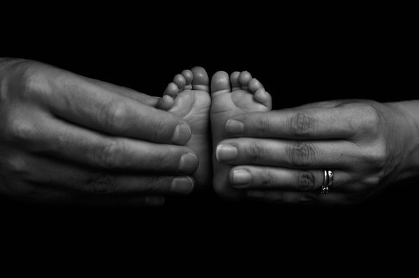 Newborn feet close up at photoshoot in leeds